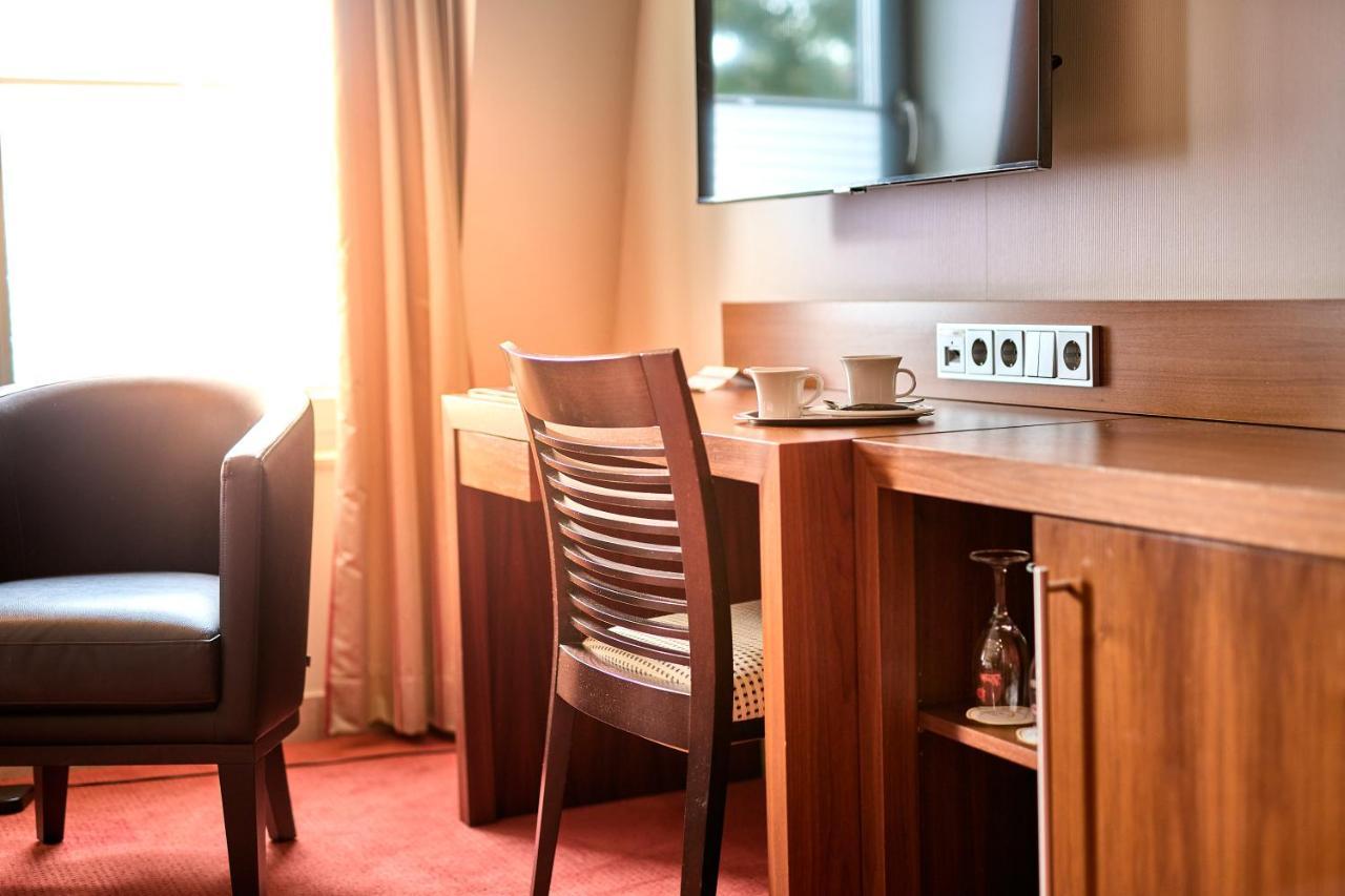 Hotel Kocks Am Muehlenberg มึลไฮม์ อันแดร์ รัวร์ ภายนอก รูปภาพ