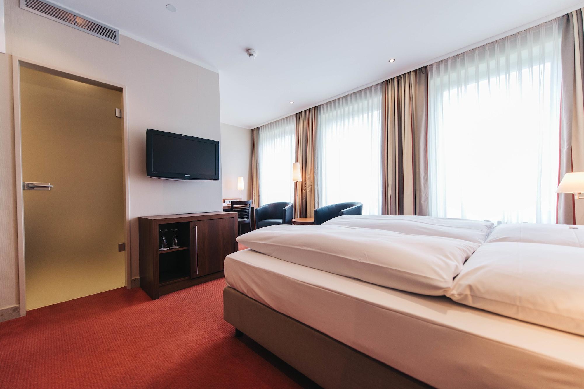 Hotel Kocks Am Muehlenberg มึลไฮม์ อันแดร์ รัวร์ ภายนอก รูปภาพ