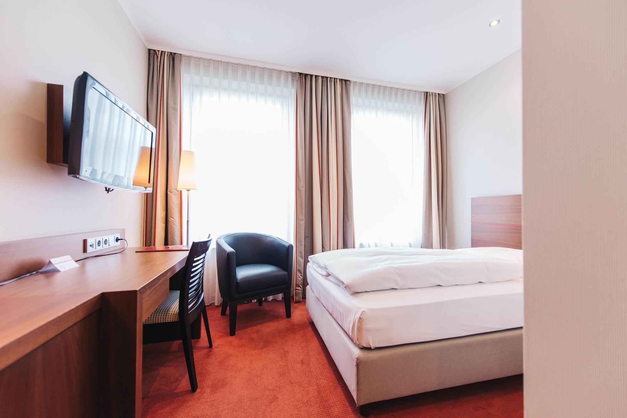 Hotel Kocks Am Muehlenberg มึลไฮม์ อันแดร์ รัวร์ ภายนอก รูปภาพ