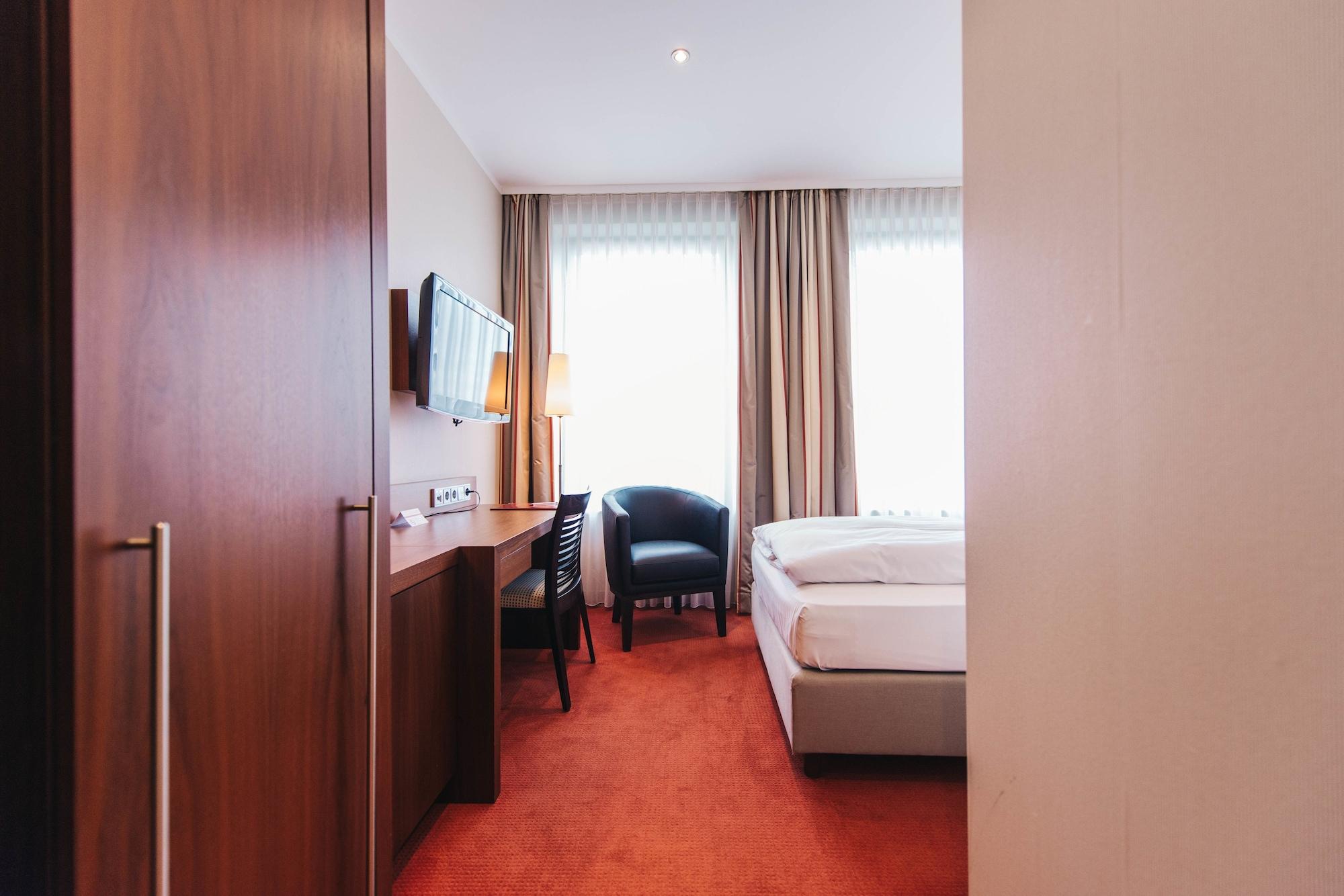 Hotel Kocks Am Muehlenberg มึลไฮม์ อันแดร์ รัวร์ ภายนอก รูปภาพ