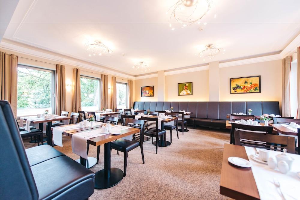 Hotel Kocks Am Muehlenberg มึลไฮม์ อันแดร์ รัวร์ ภายนอก รูปภาพ