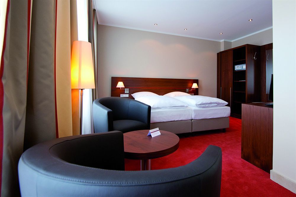 Hotel Kocks Am Muehlenberg มึลไฮม์ อันแดร์ รัวร์ ภายนอก รูปภาพ