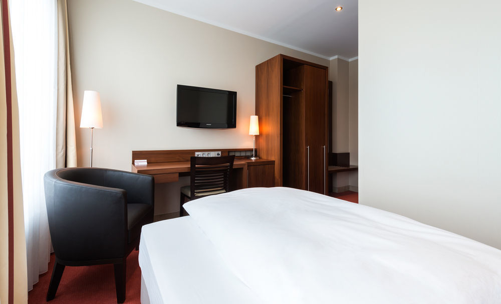 Hotel Kocks Am Muehlenberg มึลไฮม์ อันแดร์ รัวร์ ภายนอก รูปภาพ