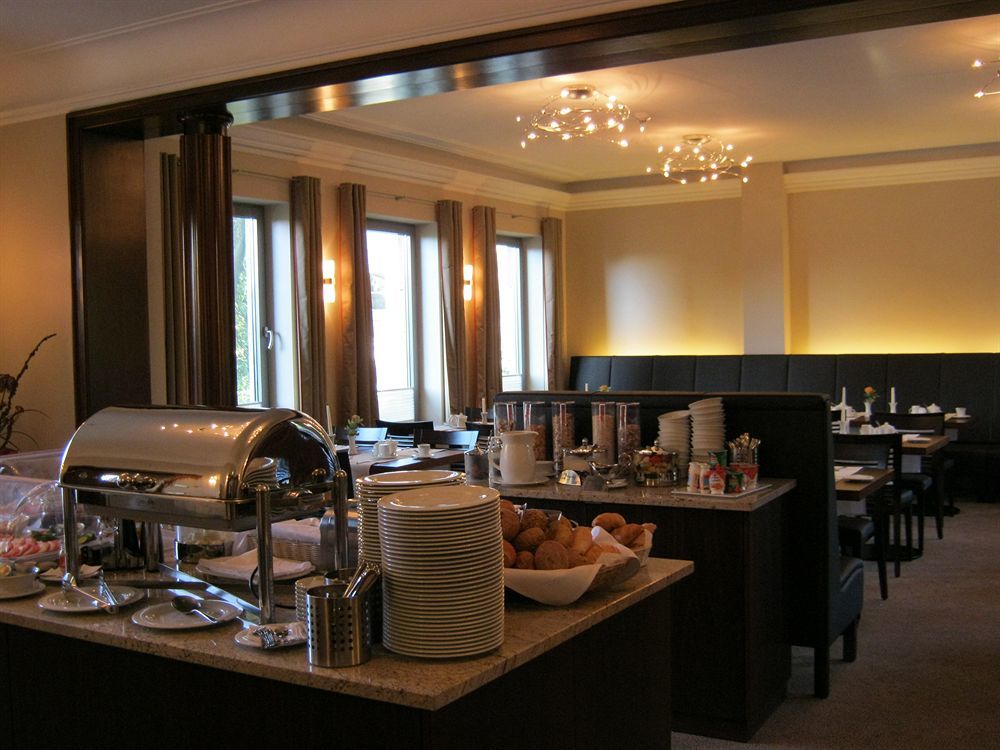 Hotel Kocks Am Muehlenberg มึลไฮม์ อันแดร์ รัวร์ ภายนอก รูปภาพ