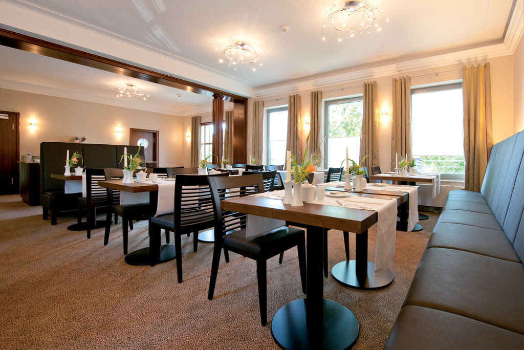 Hotel Kocks Am Muehlenberg มึลไฮม์ อันแดร์ รัวร์ ภายนอก รูปภาพ